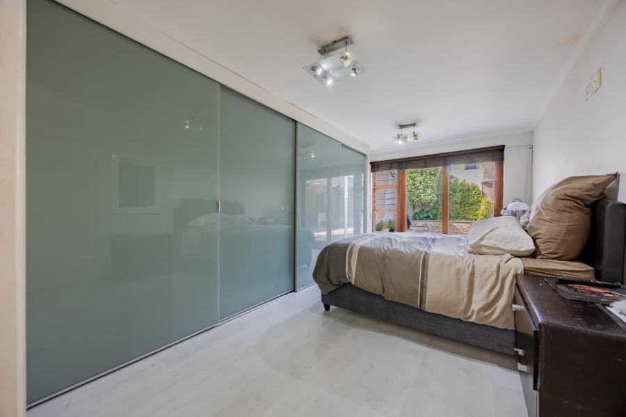 6 Bedroom Property for Sale in Woodstock Western Cape